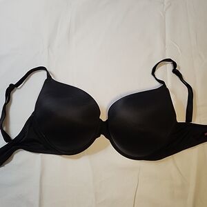 PINK Victoria's Secret Pure Black 32DDD Push Up